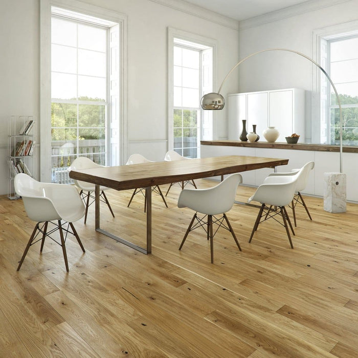 Natural Oak: Brushed & Oiled Engineered Flooring (14x180x1800mm)