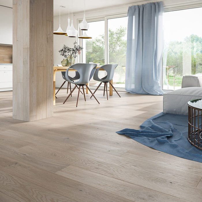 Silver Oak: Brushed & Matt Lacquered Engineered Flooring (14x130x1092mm)