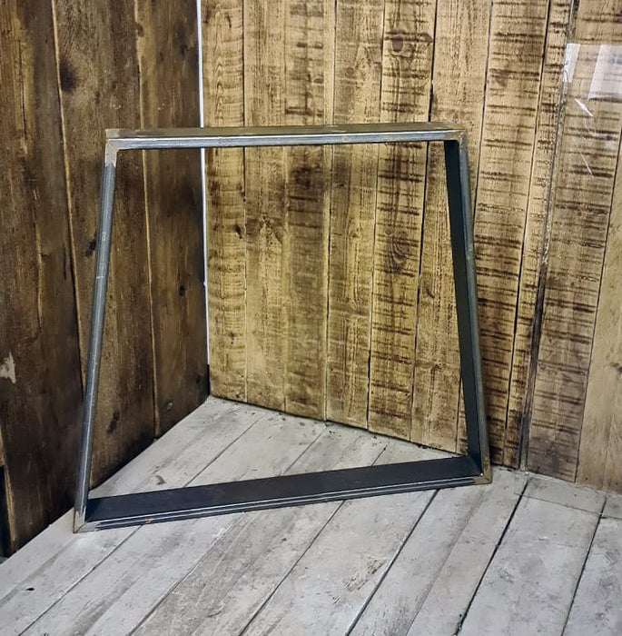 Table End Frame TRAPEZE 710 x 800 mm