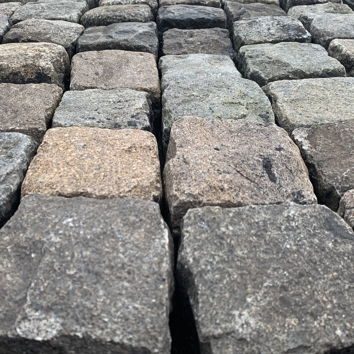 Stone UK Reclaimed Granite Setts - Cubes - South Planks